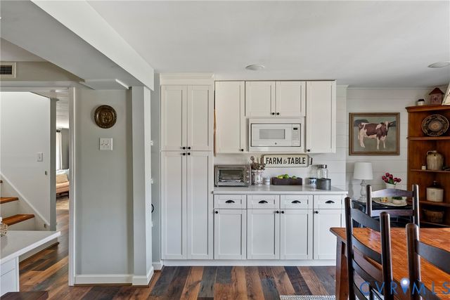 562 Bobcat Ln, Little Plymouth, VA 23091