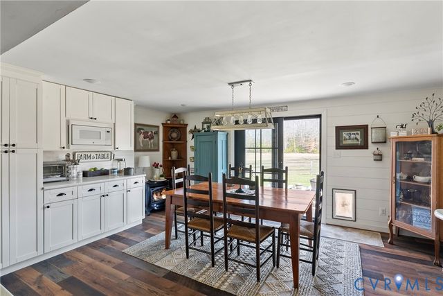 562 Bobcat Ln, Little Plymouth, VA 23091