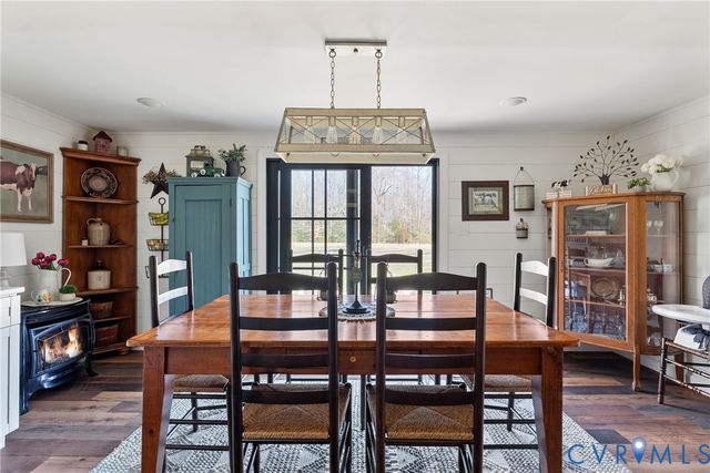 562 Bobcat Ln, Little Plymouth, VA 23091