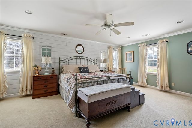 562 Bobcat Ln, Little Plymouth, VA 23091