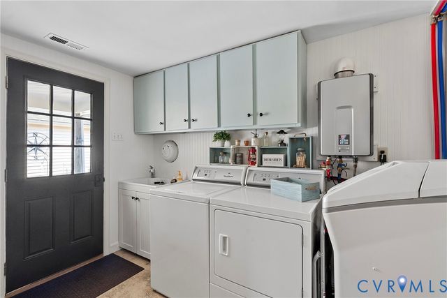 562 Bobcat Ln, Little Plymouth, VA 23091