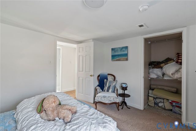 562 Bobcat Ln, Little Plymouth, VA 23091