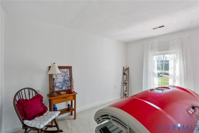 562 Bobcat Ln, Little Plymouth, VA 23091