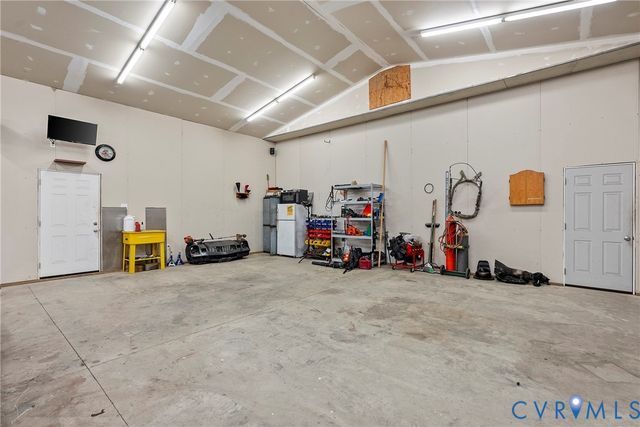 562 Bobcat Ln, Little Plymouth, VA 23091