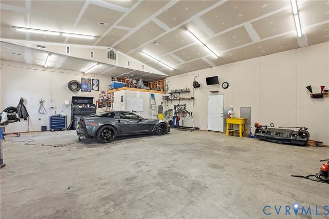 562 Bobcat Ln, Little Plymouth, VA 23091