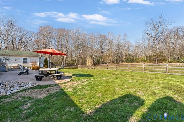 562 Bobcat Ln, Little Plymouth, VA 23091