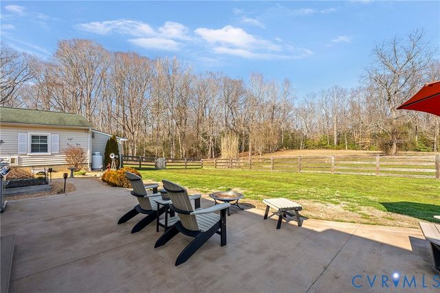 562 Bobcat Ln, Little Plymouth, VA 23091