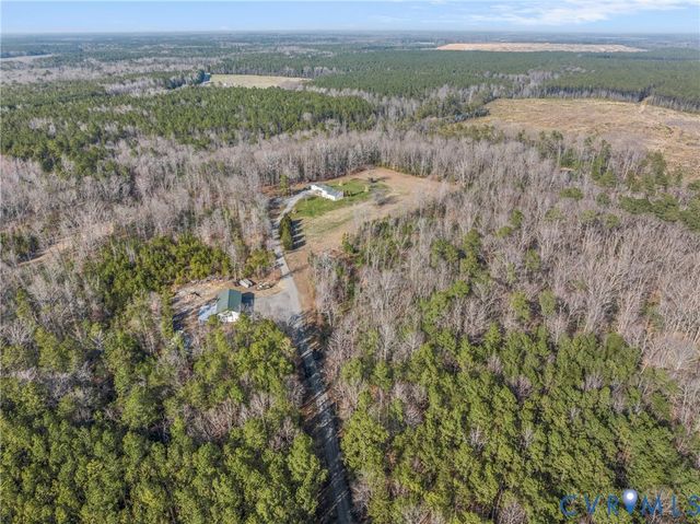 562 Bobcat Ln, Little Plymouth, VA 23091