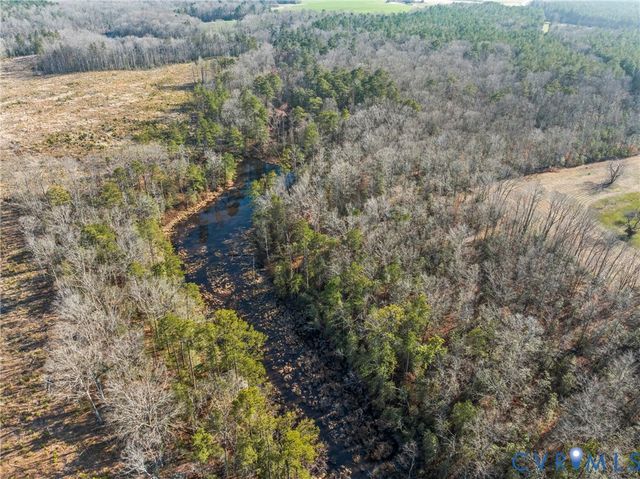 562 Bobcat Ln, Little Plymouth, VA 23091