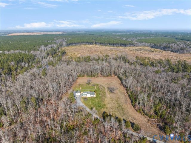 562 Bobcat Ln, Little Plymouth, VA 23091