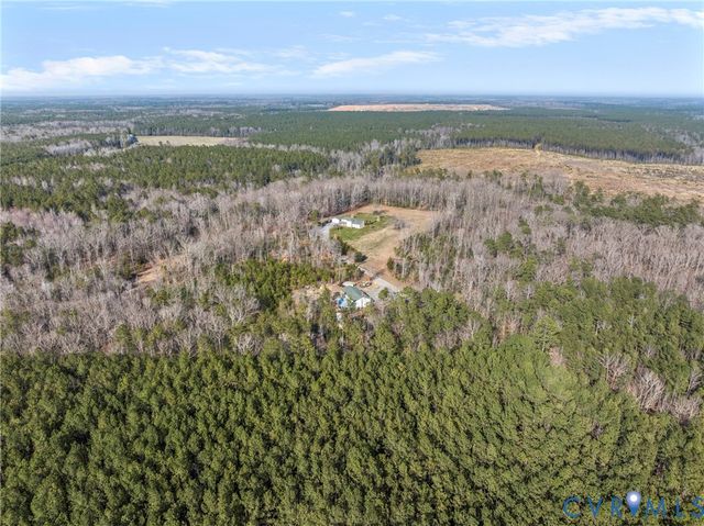 562 Bobcat Ln, Little Plymouth, VA 23091