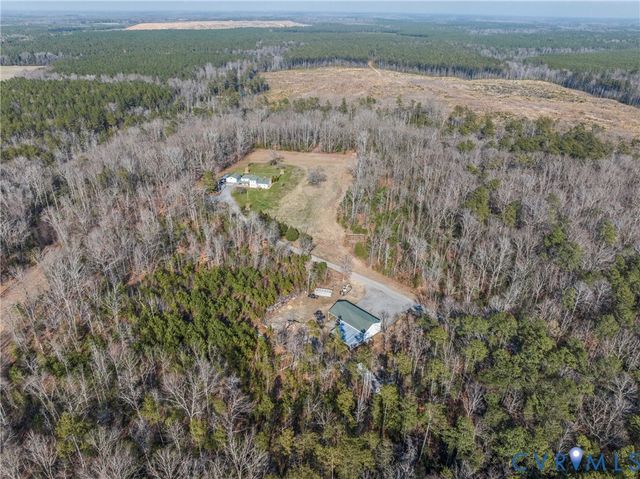 562 Bobcat Ln, Little Plymouth, VA 23091