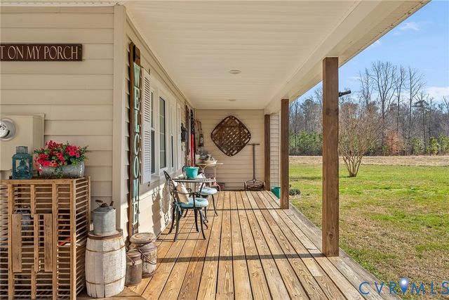 562 Bobcat Ln, Little Plymouth, VA 23091