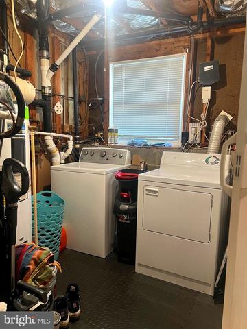 19221 STALEYBRIDGE RD, Germantown, MD 20876