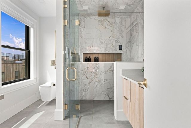 532 E. 3rd Street 5, Boston, MA 02127