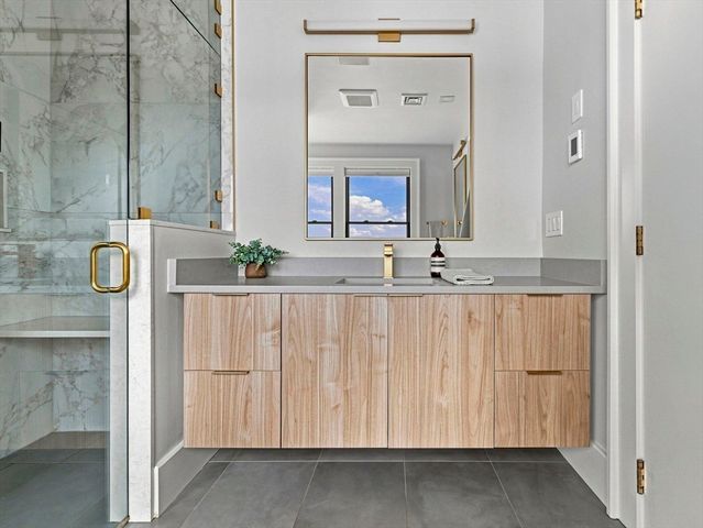 532 E. 3rd Street 5, Boston, MA 02127
