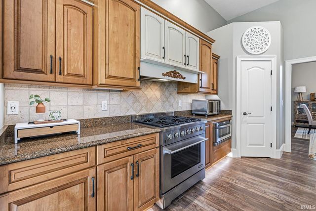 51678 Meadow Pointe Drive, Granger, IN 46530