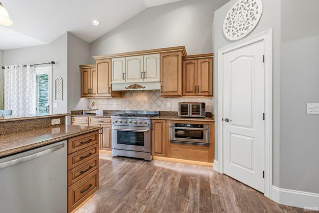 51678 Meadow Pointe Drive, Granger, IN 46530