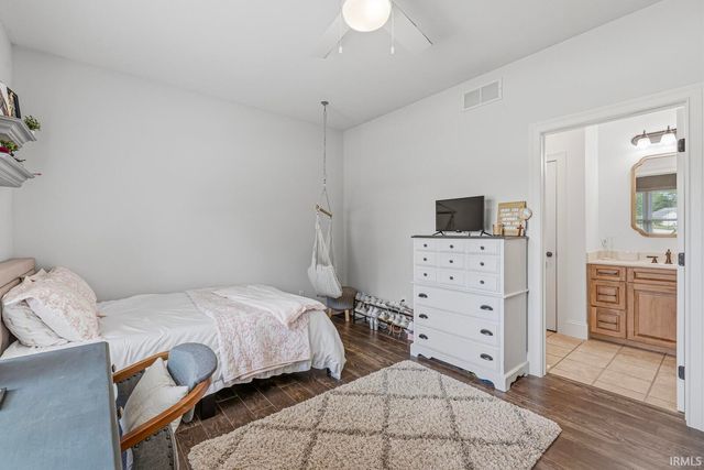 51678 Meadow Pointe Drive, Granger, IN 46530