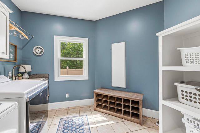 51678 Meadow Pointe Drive, Granger, IN 46530