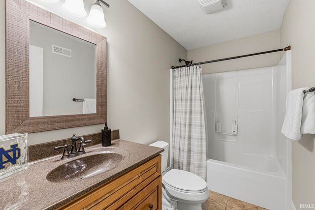 51678 Meadow Pointe Drive, Granger, IN 46530