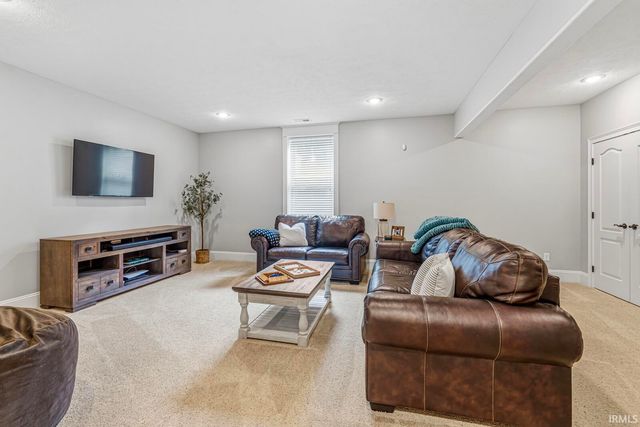 51678 Meadow Pointe Drive, Granger, IN 46530