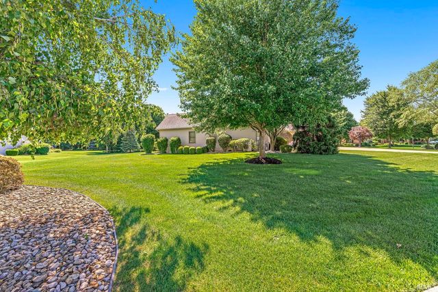 51678 Meadow Pointe Drive, Granger, IN 46530