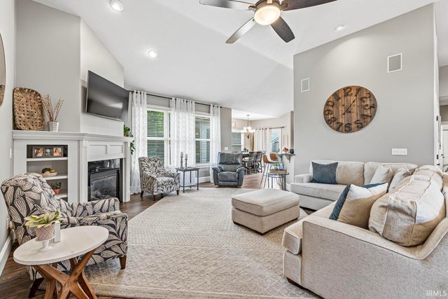 51678 Meadow Pointe Drive, Granger, IN 46530