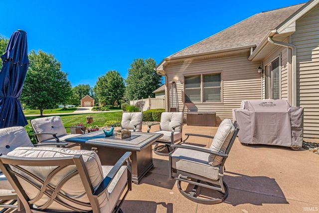 51678 Meadow Pointe Drive, Granger, IN 46530