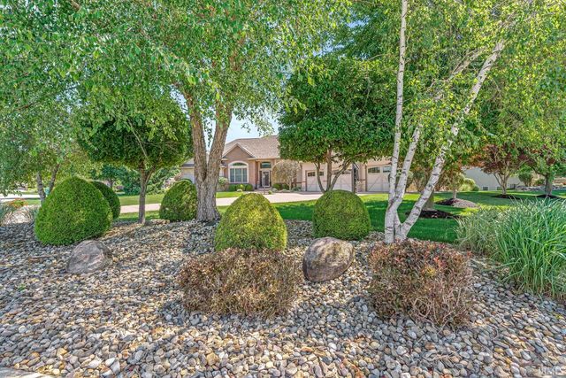51678 Meadow Pointe Drive, Granger, IN 46530