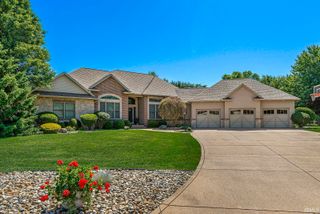 51678 Meadow Pointe Drive, Granger, IN 46530