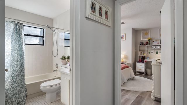 16932 SW 5th Way, Weston, FL 33326