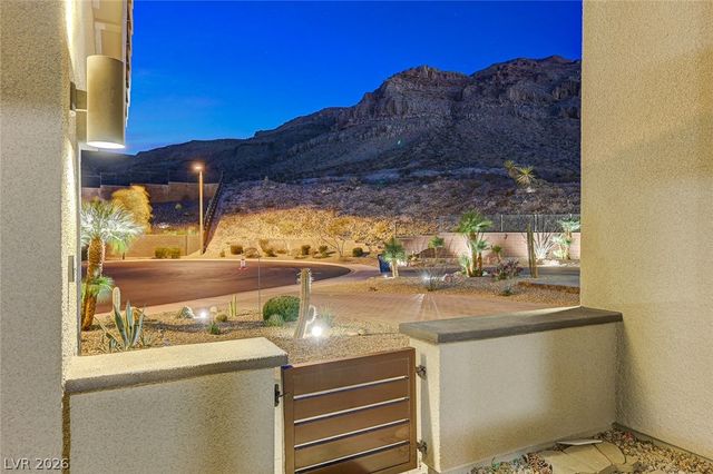 6832 Apogee Ridge Court, Las Vegas, NV 89135