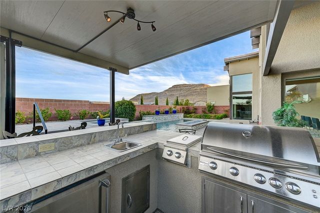 6832 Apogee Ridge Court, Las Vegas, NV 89135