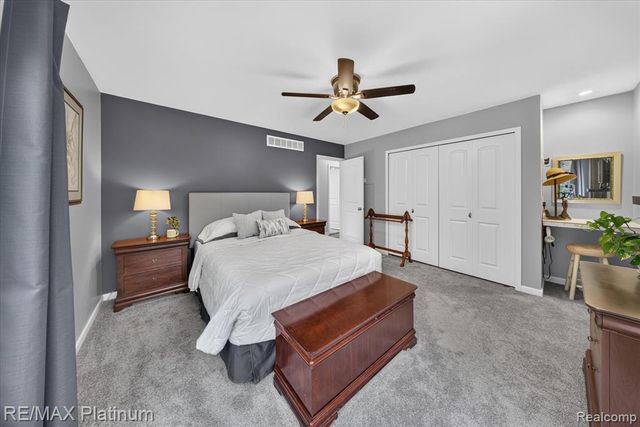24300 Springbrook Drive, Farmington Hills, MI 48336