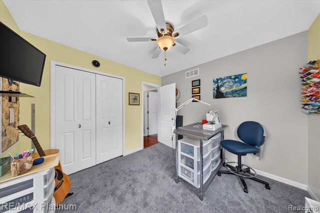 24300 Springbrook Drive, Farmington Hills, MI 48336