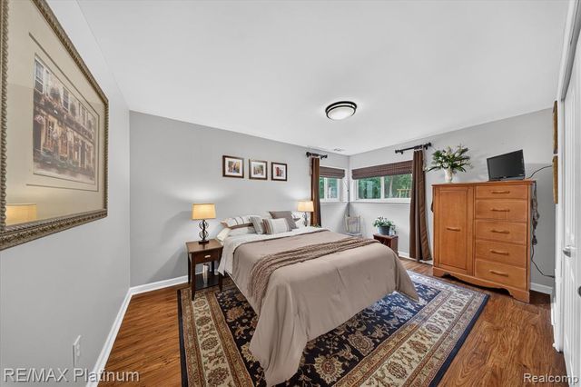 24300 Springbrook Drive, Farmington Hills, MI 48336