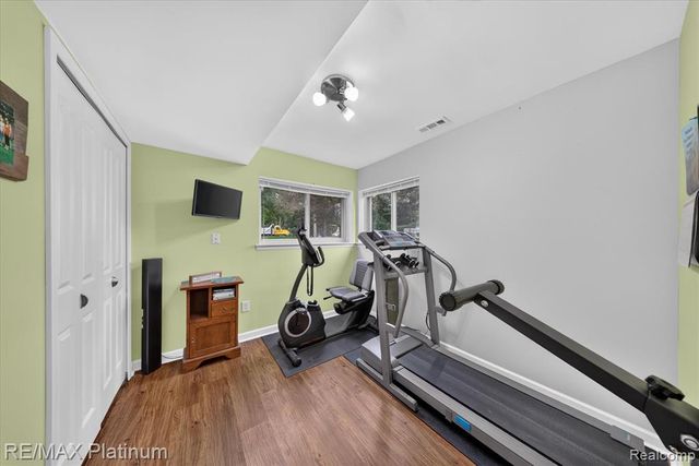 24300 Springbrook Drive, Farmington Hills, MI 48336