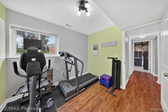 24300 Springbrook Drive, Farmington Hills, MI 48336