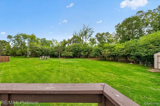24300 Springbrook Drive, Farmington Hills, MI 48336
