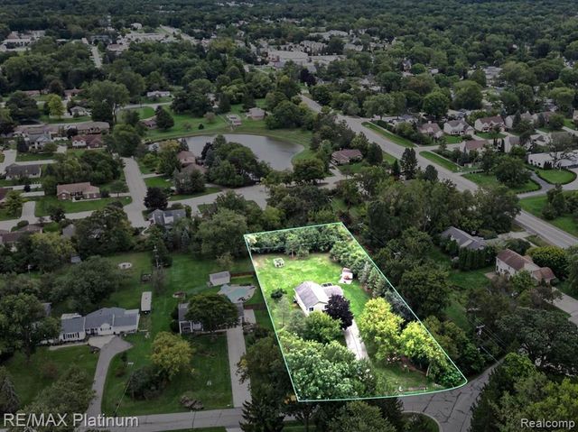 24300 Springbrook Drive, Farmington Hills, MI 48336