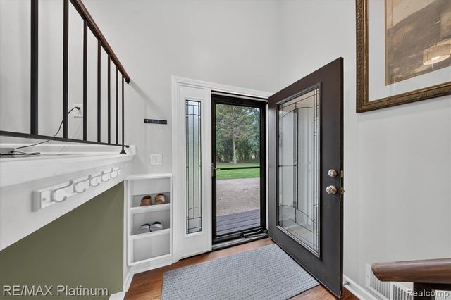 24300 Springbrook Drive, Farmington Hills, MI 48336