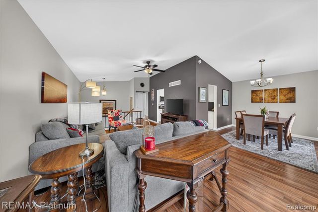 24300 Springbrook Drive, Farmington Hills, MI 48336