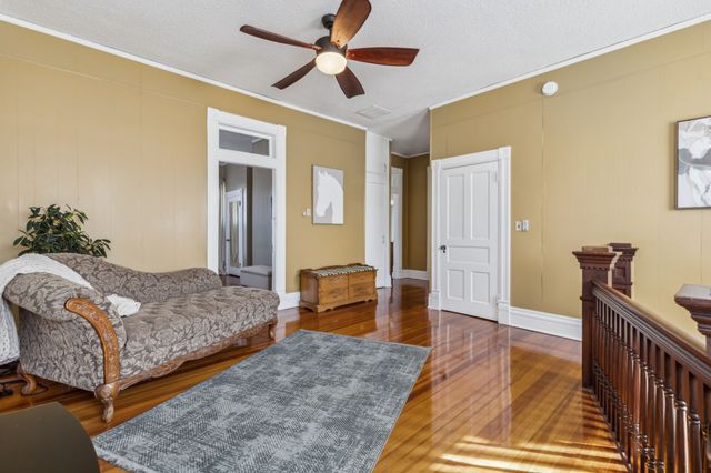 819 S Crockett Street, Sherman, TX 75090