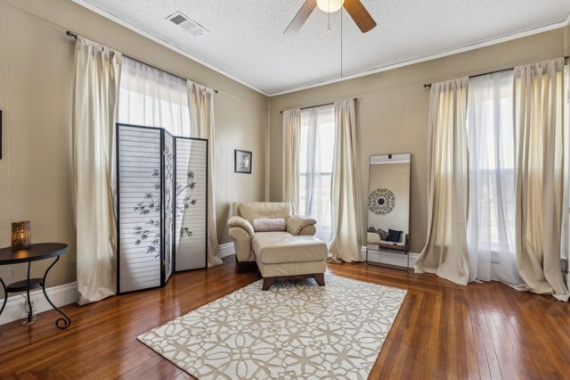 819 S Crockett Street, Sherman, TX 75090