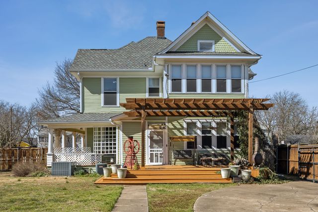 819 S Crockett Street, Sherman, TX 75090