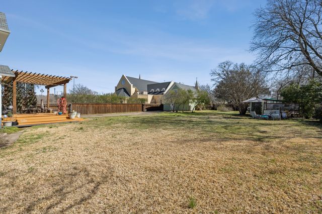 819 S Crockett Street, Sherman, TX 75090