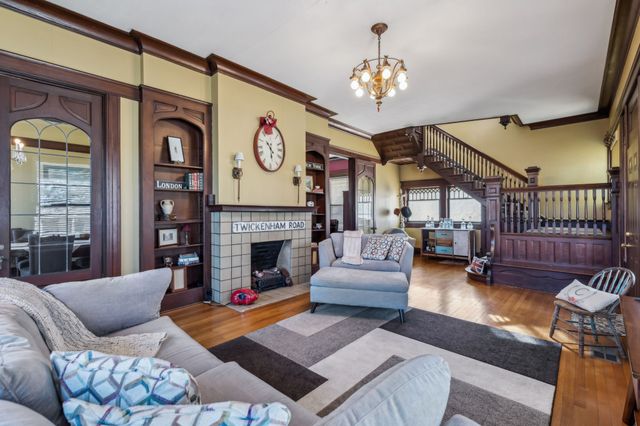 819 S Crockett Street, Sherman, TX 75090