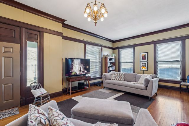 819 S Crockett Street, Sherman, TX 75090