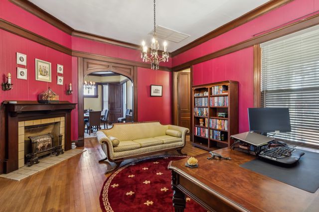 819 S Crockett Street, Sherman, TX 75090